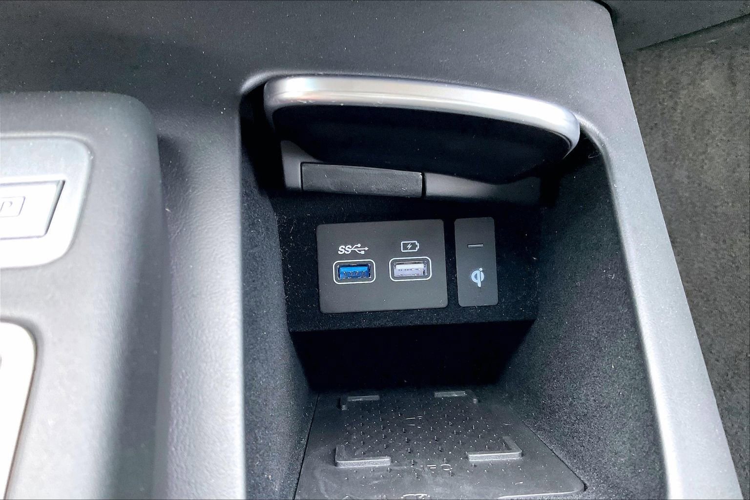 Used 2025 Genesis Electrified GV70 AWD/4WD image 16