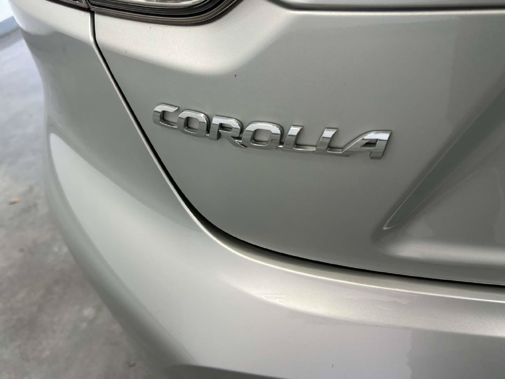 Certified 2025 Toyota Corolla LE FWD image 10