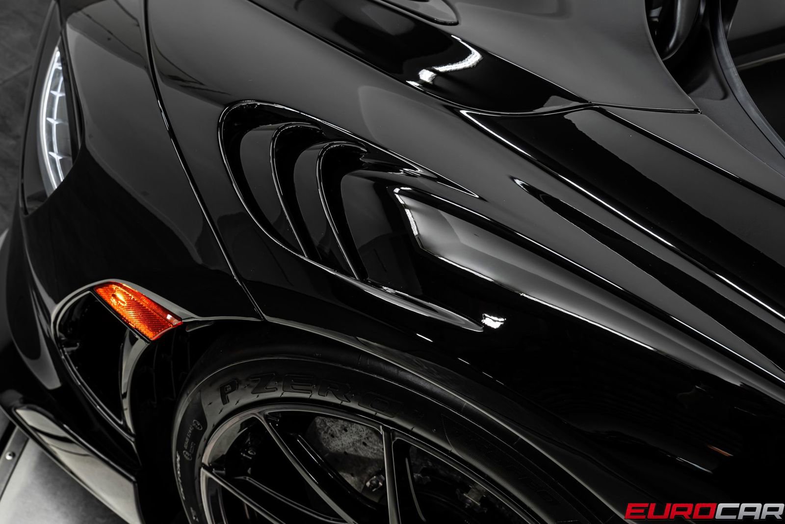 Used 2022 McLaren 765LT RWD image 18