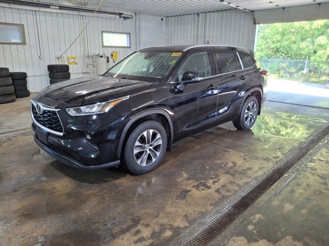 Used 2022 Toyota Highlander XLE