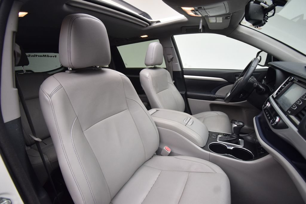 Used 2015 Toyota Highlander XLE AWD/4WD image 23