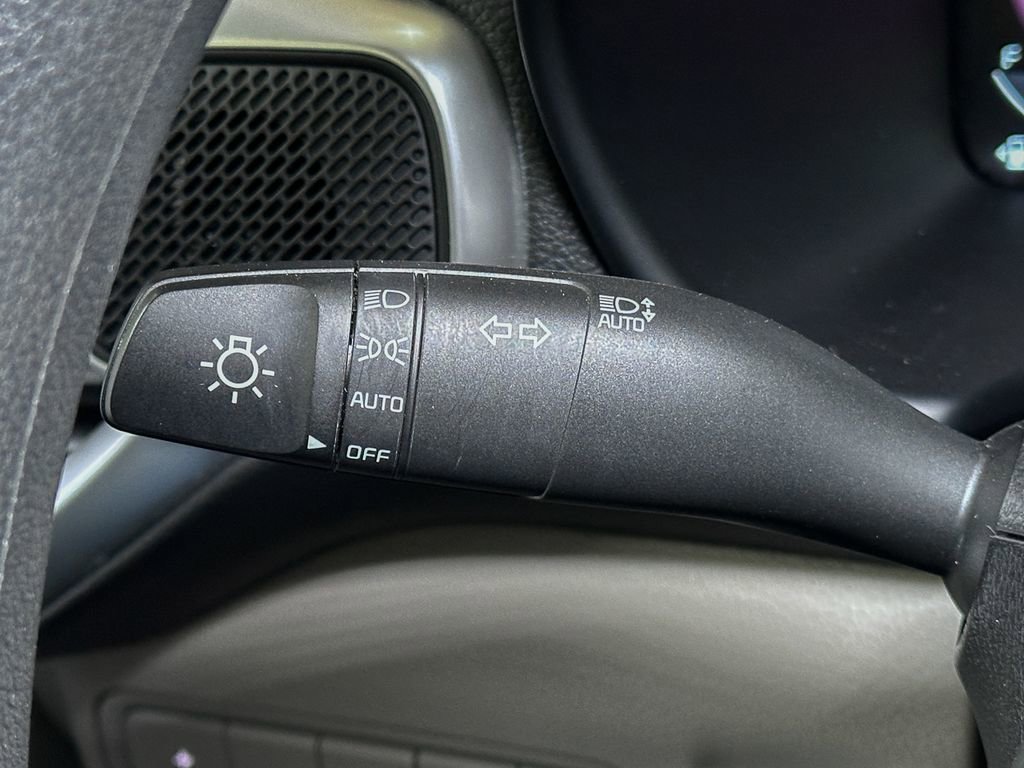 Used 2023 Kia Soul LX w/ LX Technology Package image 28