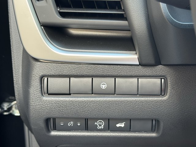 New 2026 Nissan Rogue SV AWD/4WD image 17
