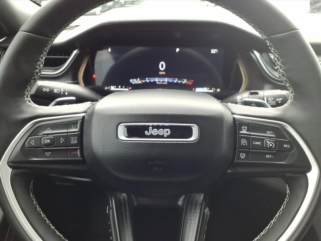 Certified 2025 Jeep Grand Cherokee Altitude image 5