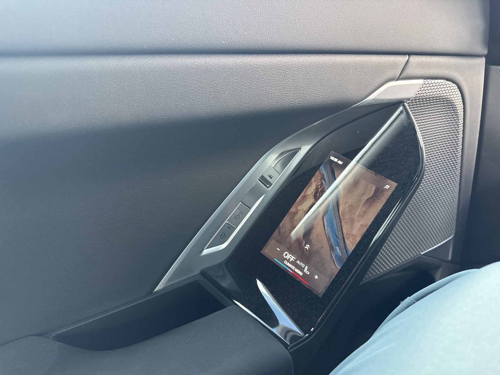 Used 2023 BMW 740i w/ Luxury Rear Seating Package image 12