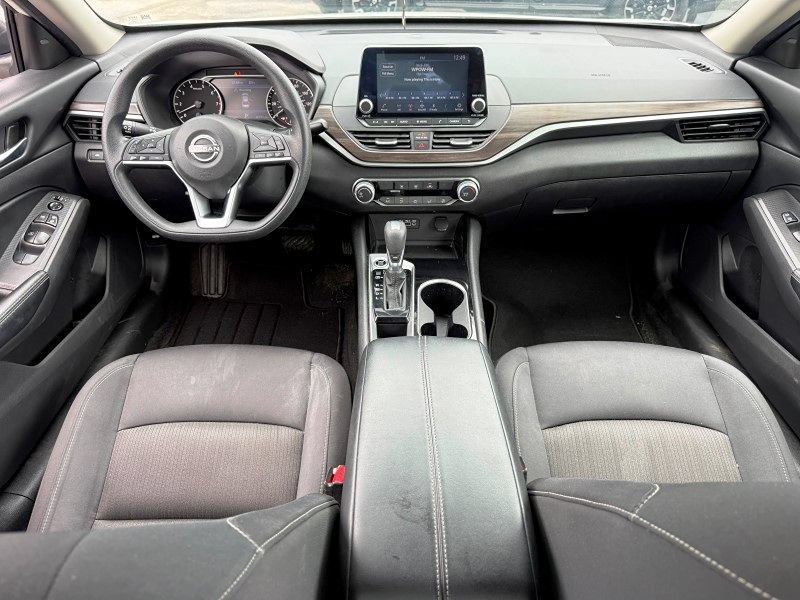 Used 2024 Nissan Altima 2.5 SV FWD image 18