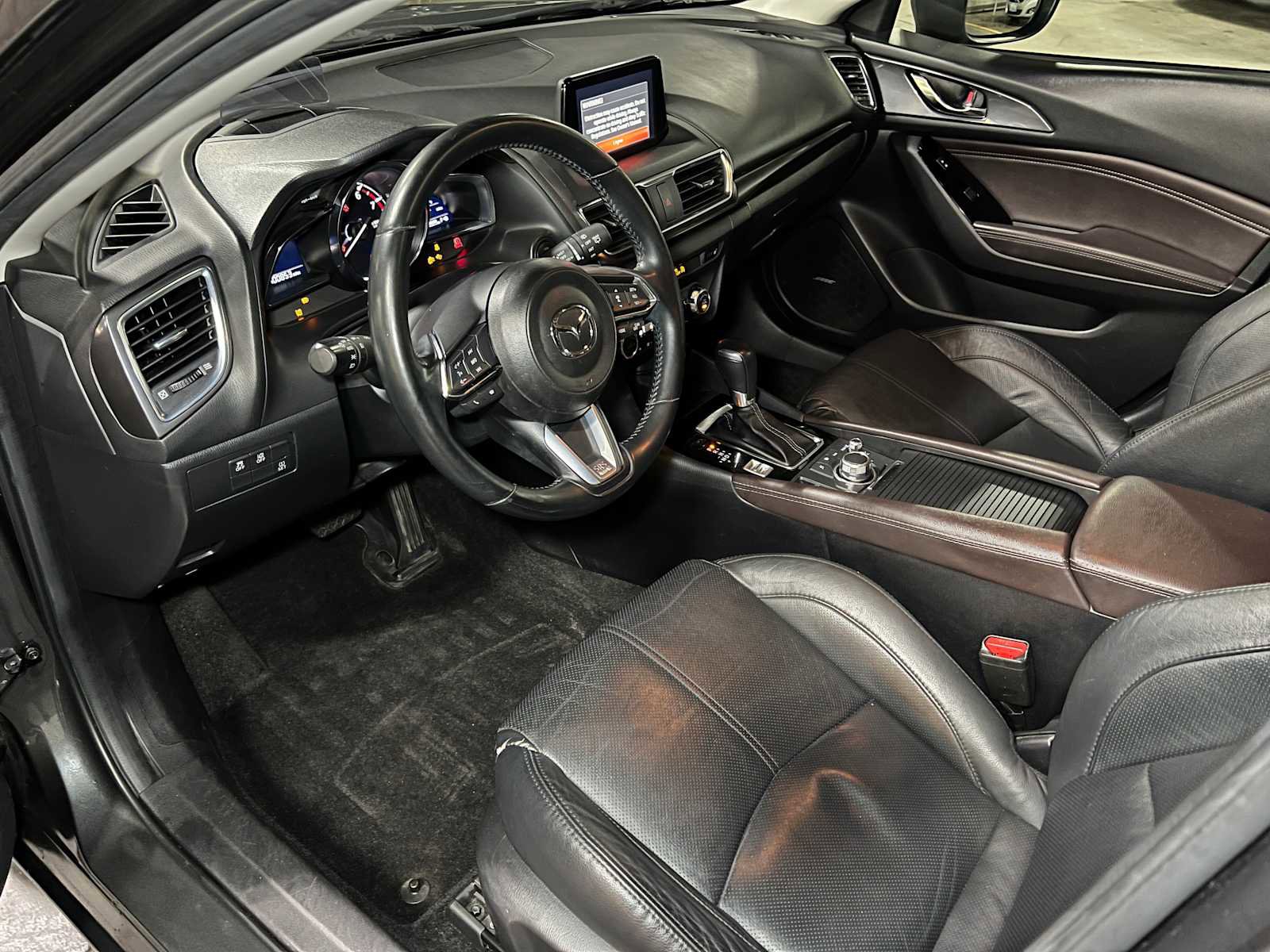 Used 2018 MAZDA MAZDA3 Grand Touring w/ Premium Equipment Package image 23