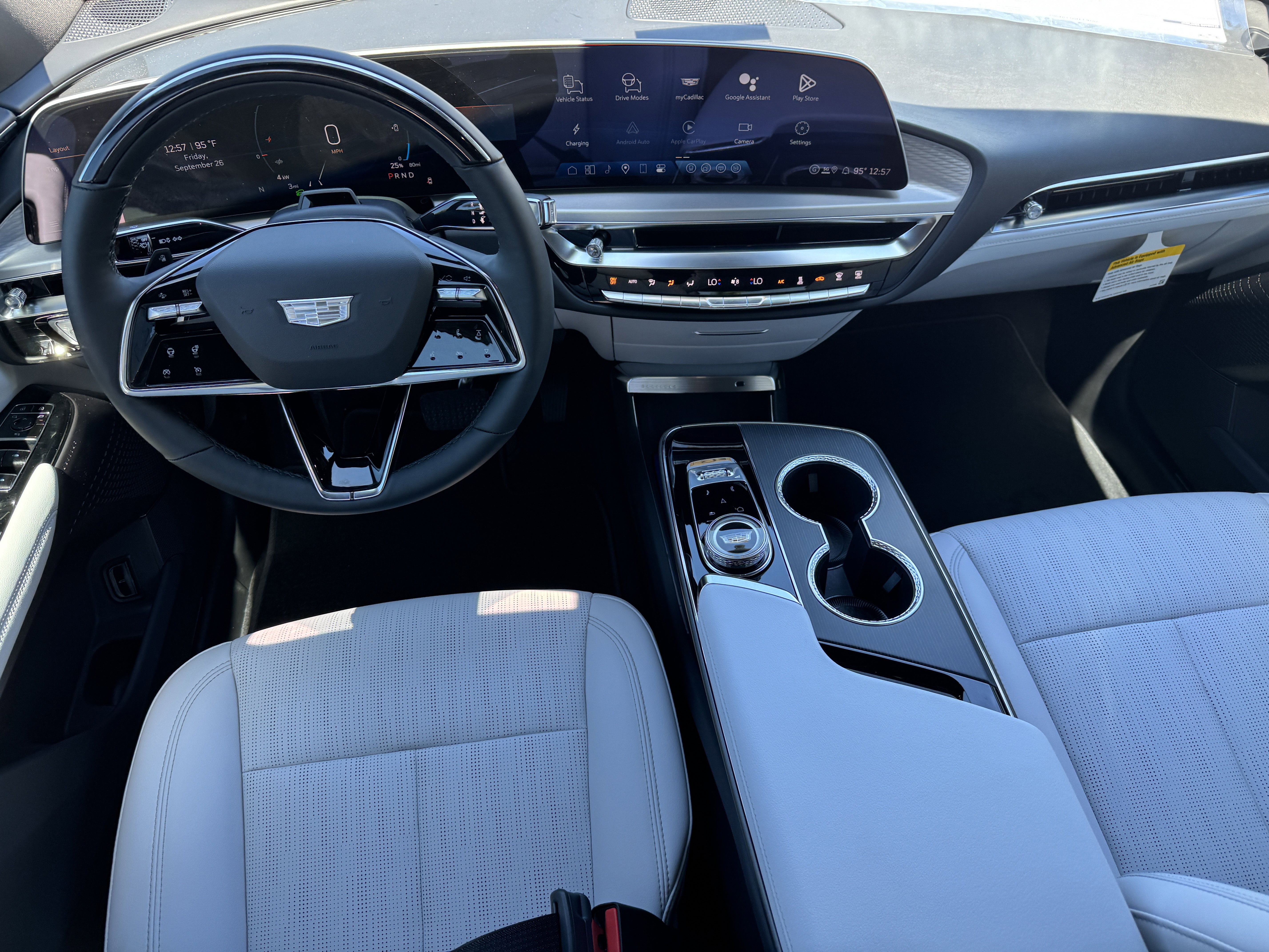 New 2026 Cadillac Lyriq Luxury image 14