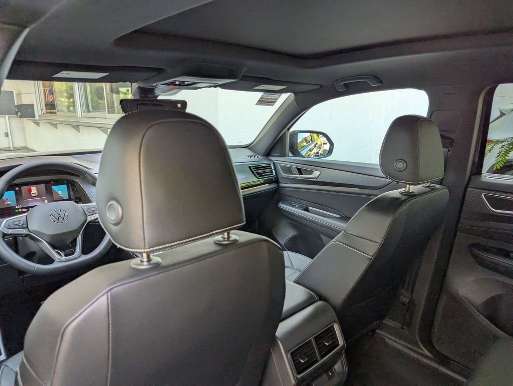 New 2026 Volkswagen Atlas Cross Sport SEL R-Line image 18