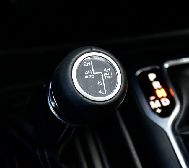 Used 2023 Jeep Wrangler Unlimited Sahara w/ Cold Weather Group AWD/4WD image 31