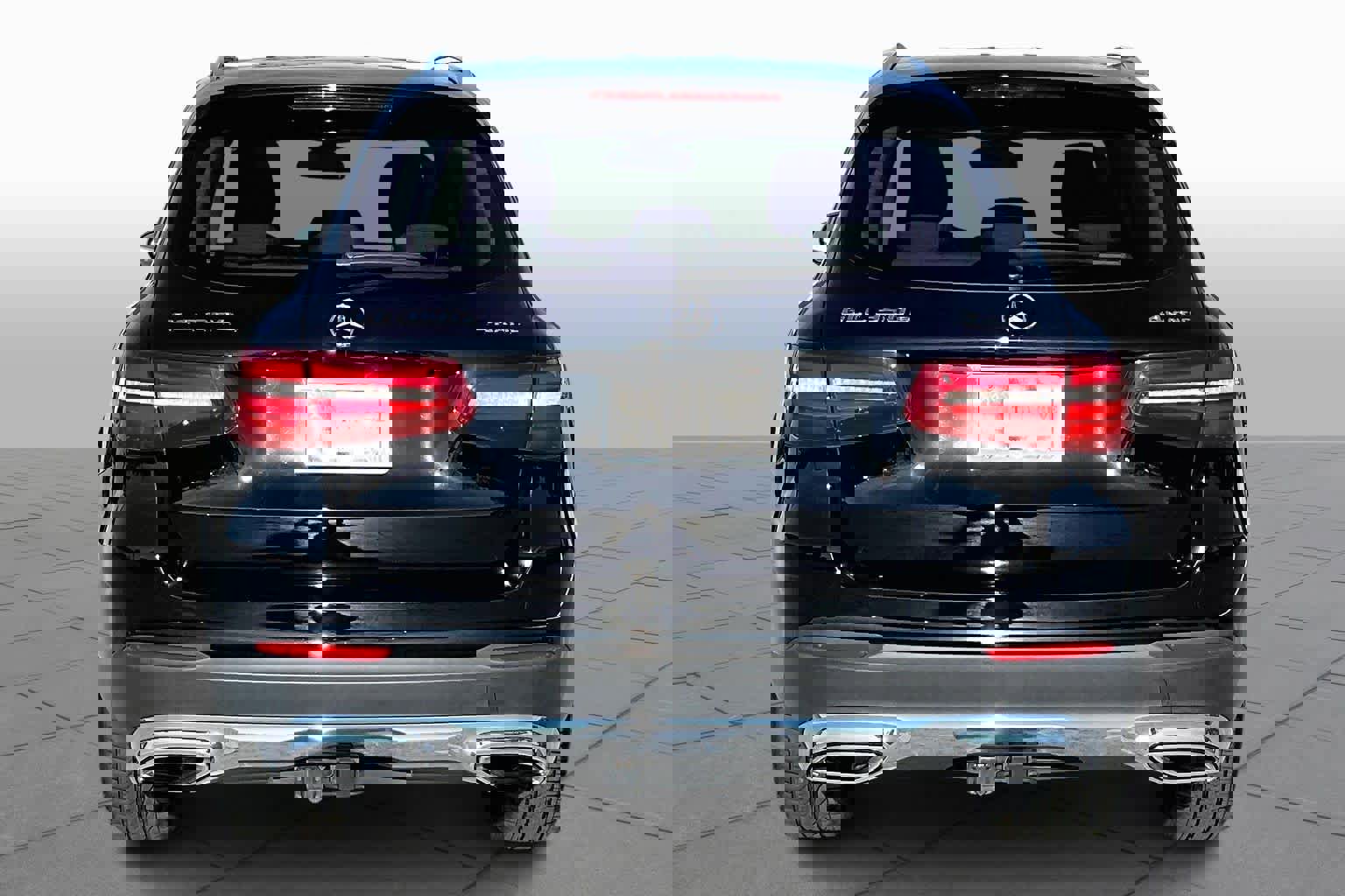 Used 2019 Mercedes-Benz GLC 350e 4MATIC image 5