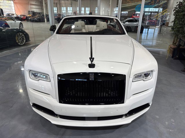 Used 2017 Rolls-Royce Dawn image 2