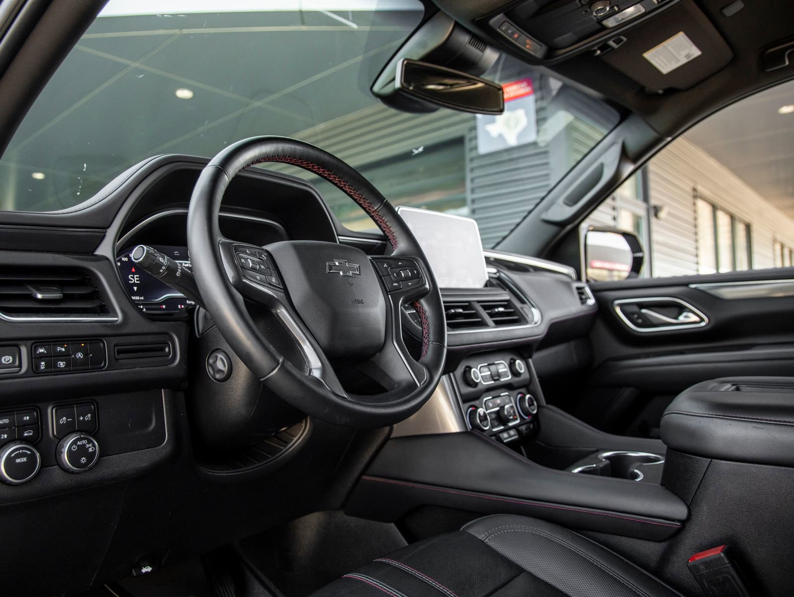 Used 2023 Chevrolet Suburban RST w/ Luxury Package image 21