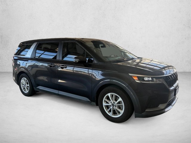 Used 2024 Kia Carnival LX FWD image 3
