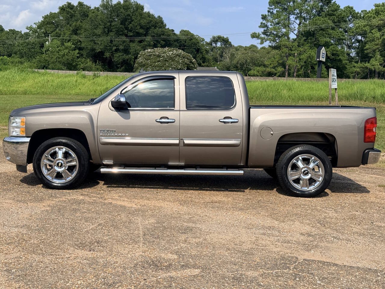 Used 2012 Chevrolet Silverado 1500 LT RWD image 2