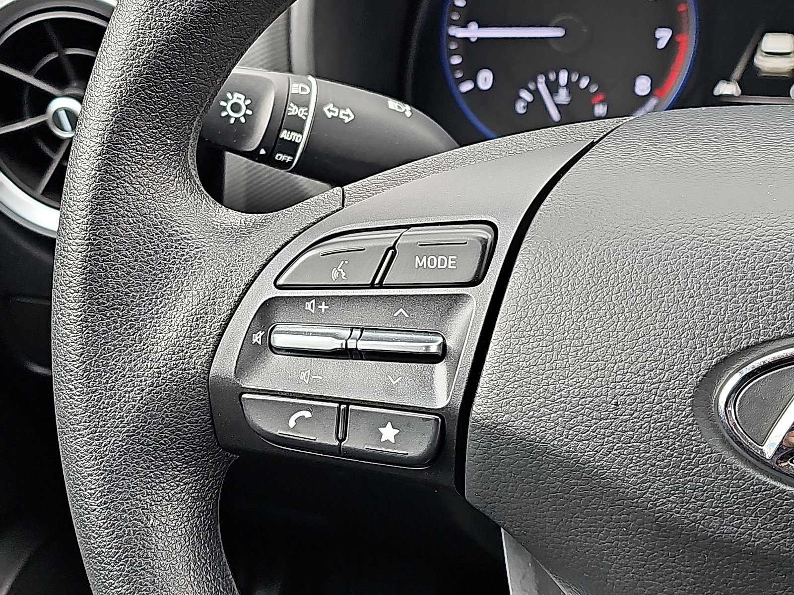 Used 2023 Hyundai Kona SEL image 21