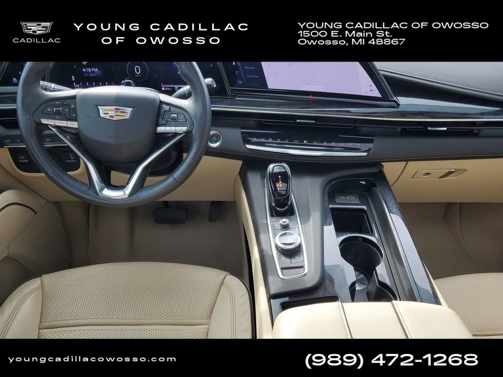 Used 2024 Cadillac Escalade Premium Luxury AWD/4WD image 27
