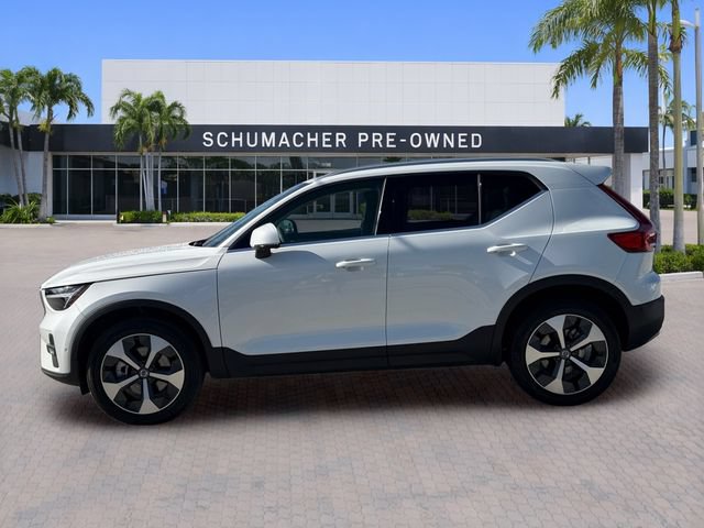 Certified 2024 Volvo XC40 B5 Plus w/ Protection Package AWD/4WD image 4