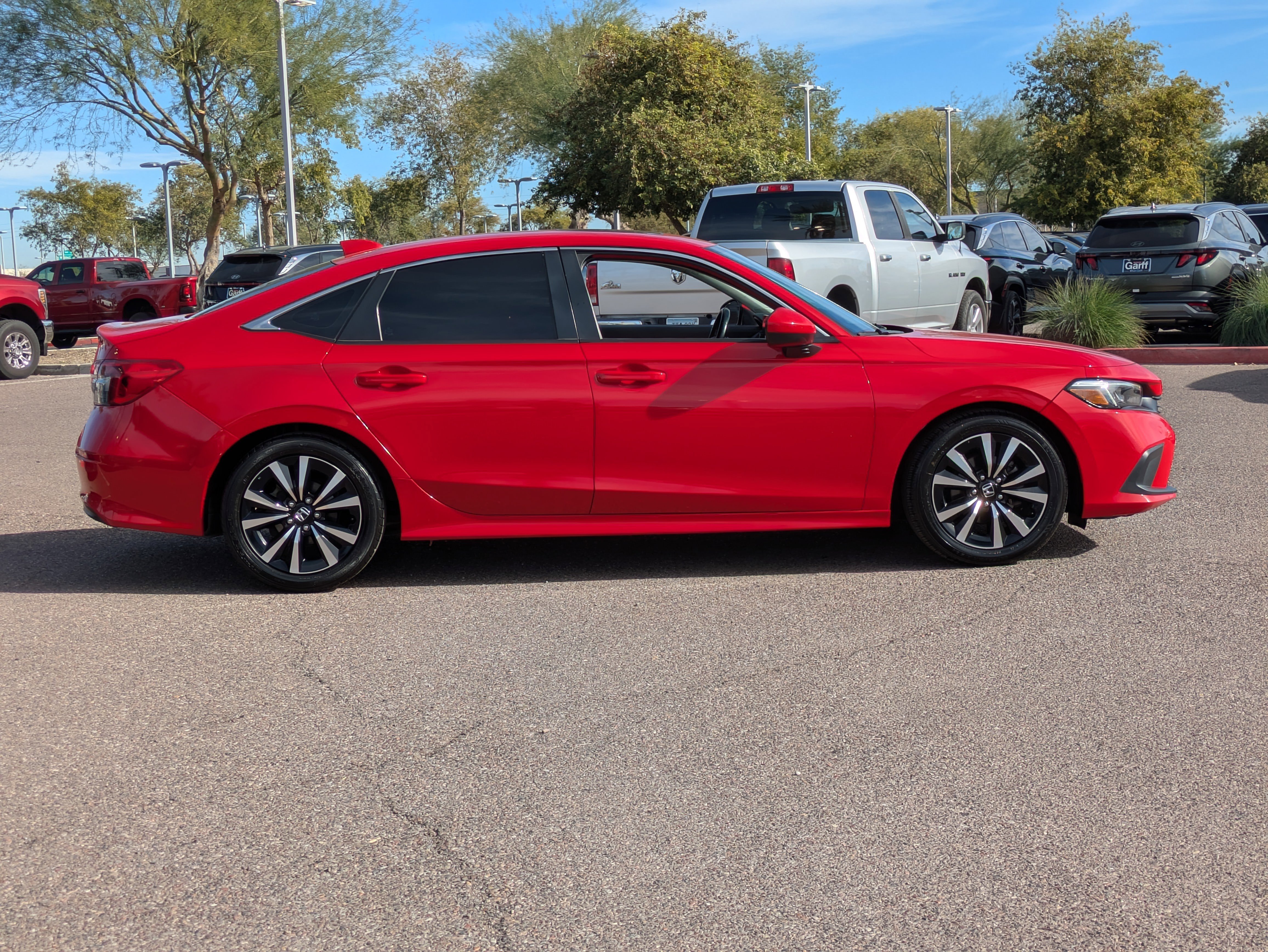 Used 2022 Honda Civic EX image 2