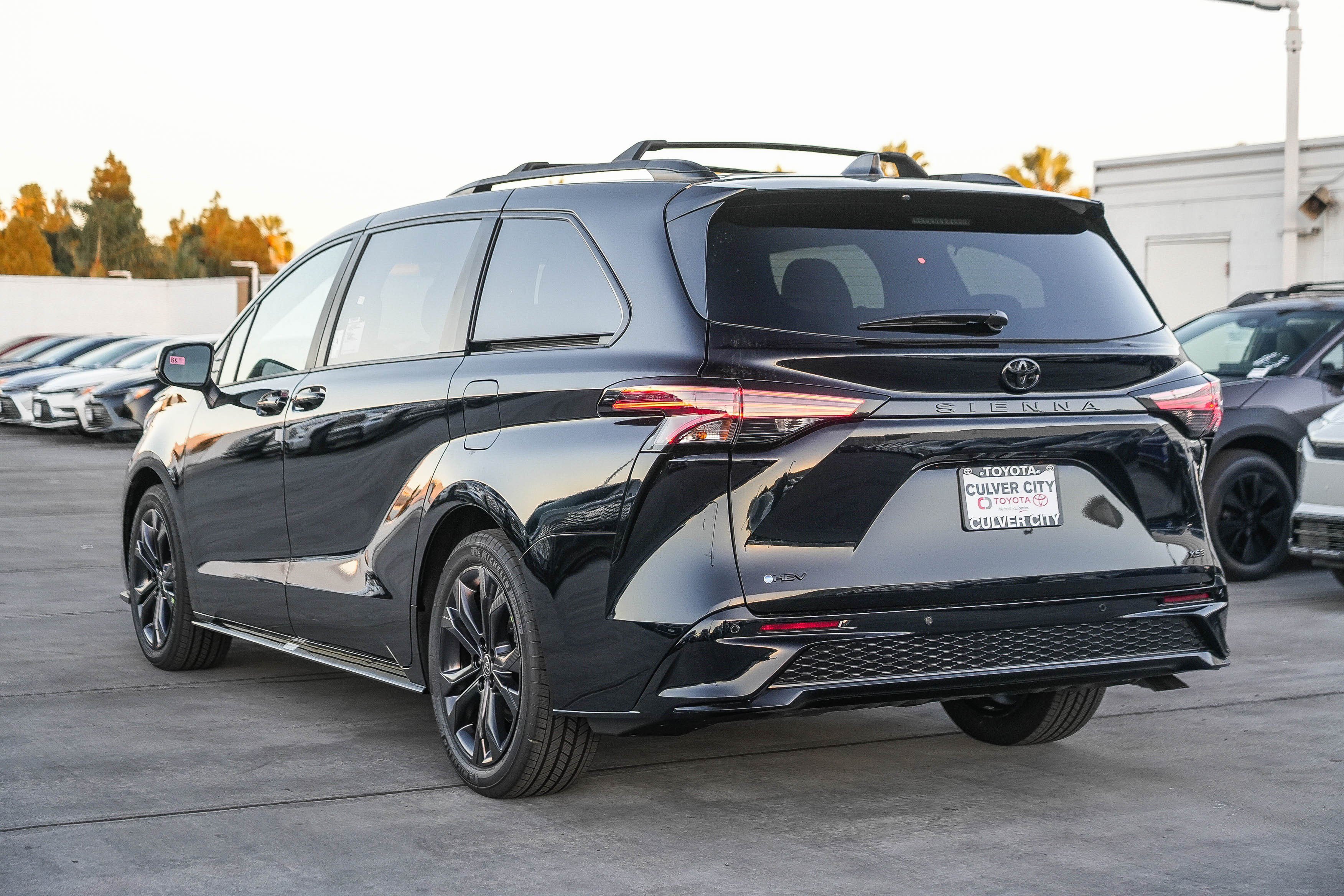 New 2026 Toyota Sienna XSE FWD image 7
