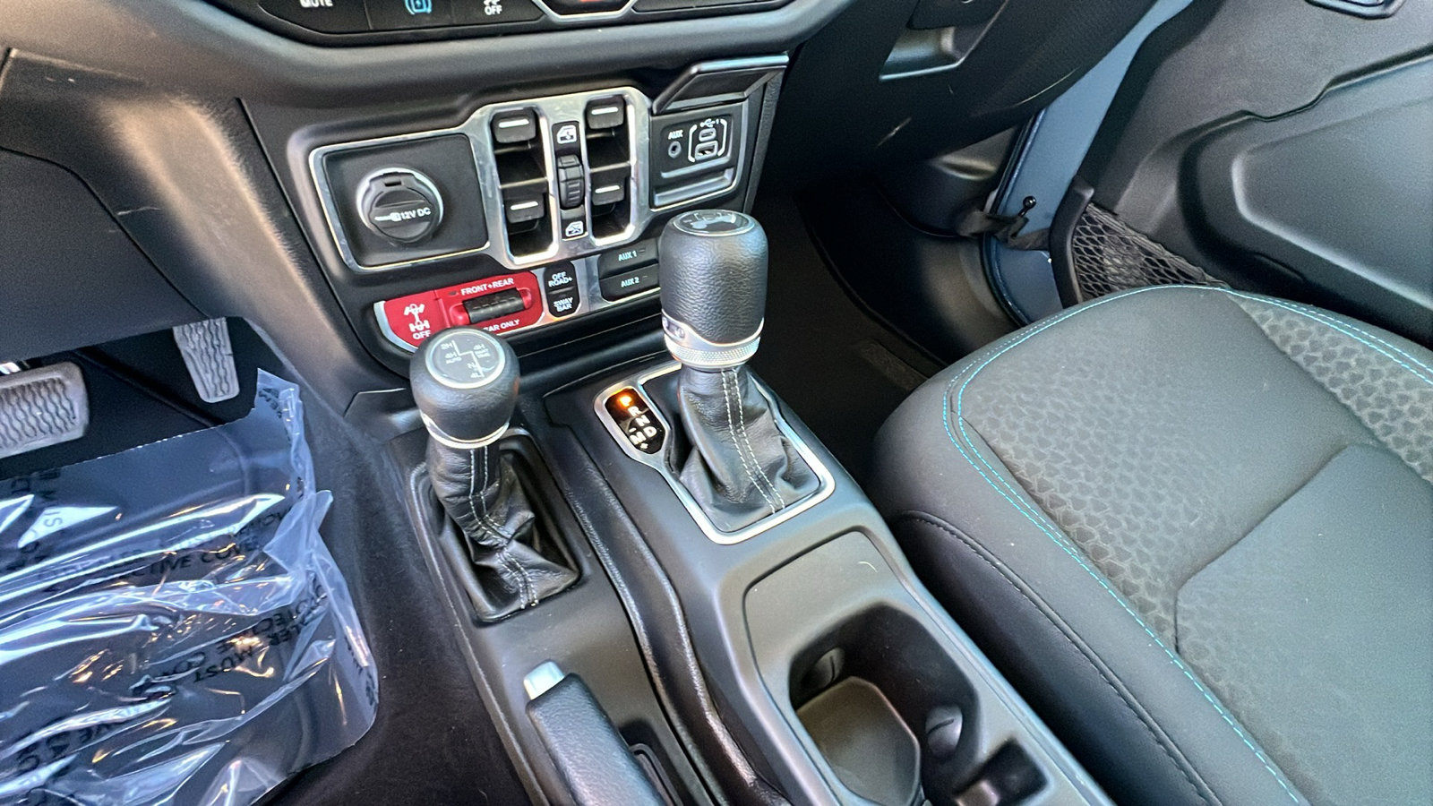 Used 2025 Jeep Wrangler Unlimited Rubicon 4xe w/ Convenience Group image 30