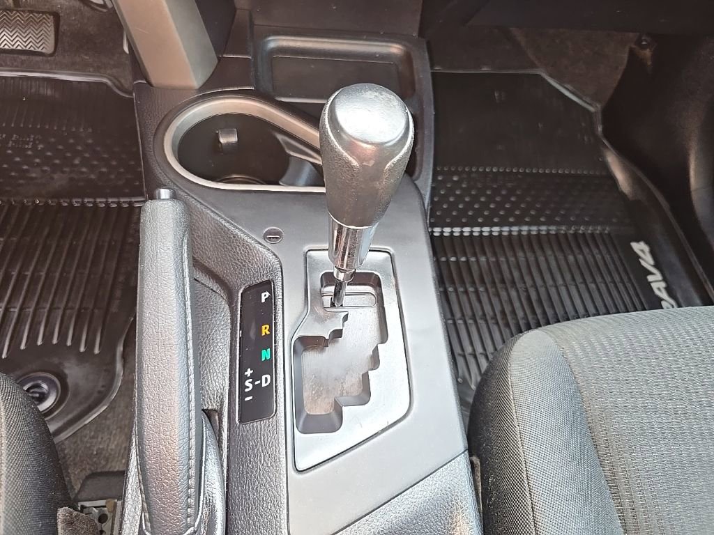 Used 2017 Toyota RAV4 LE image 11