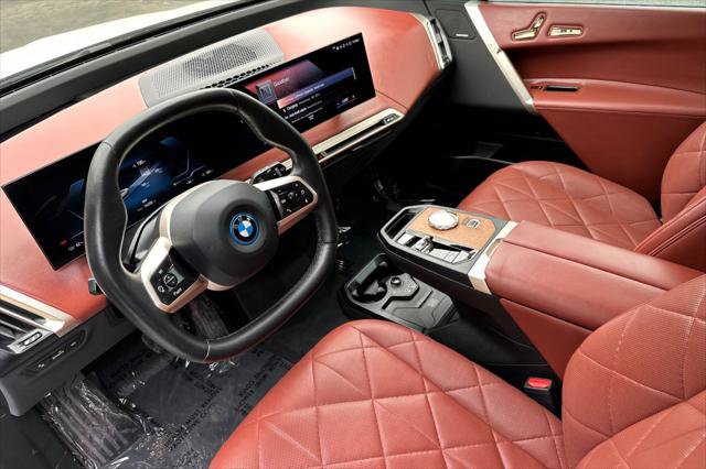 Used 2023 BMW iX xDrive50 w/ Ultimate Package 2 image 9
