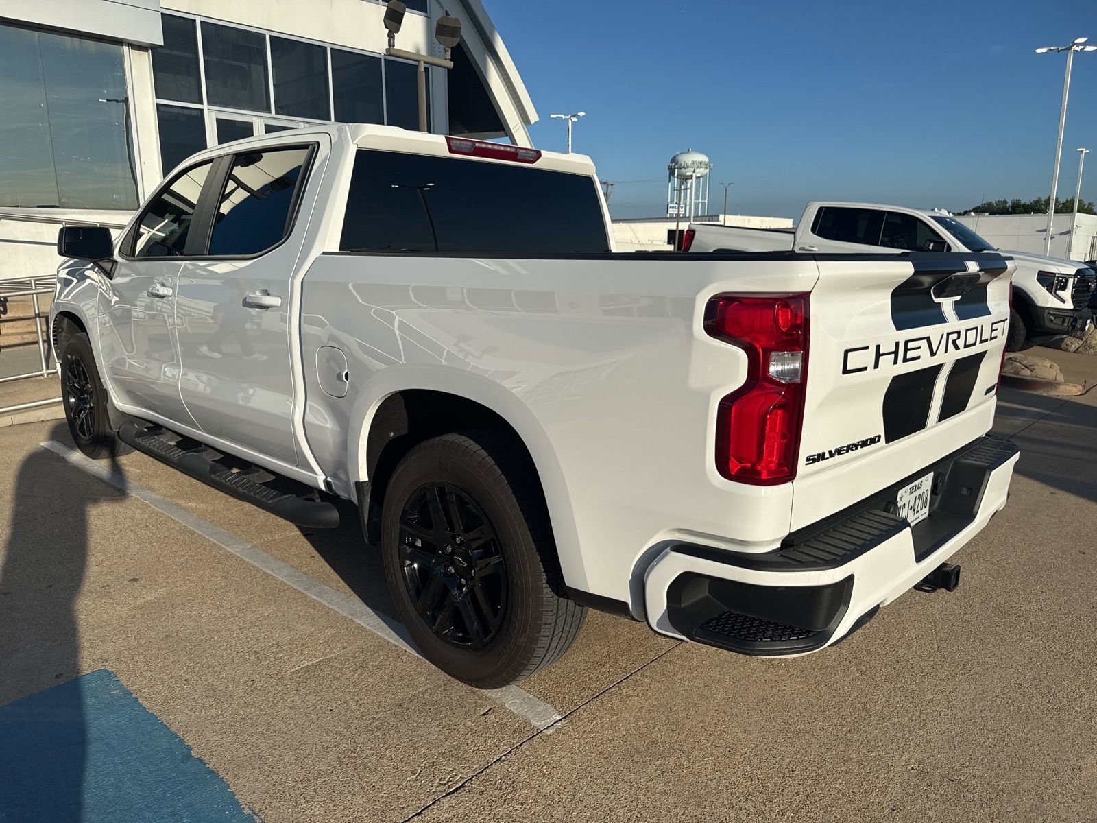 Used 2025 Chevrolet Silverado 1500 RST w/ Rally Edition AWD/4WD image 3