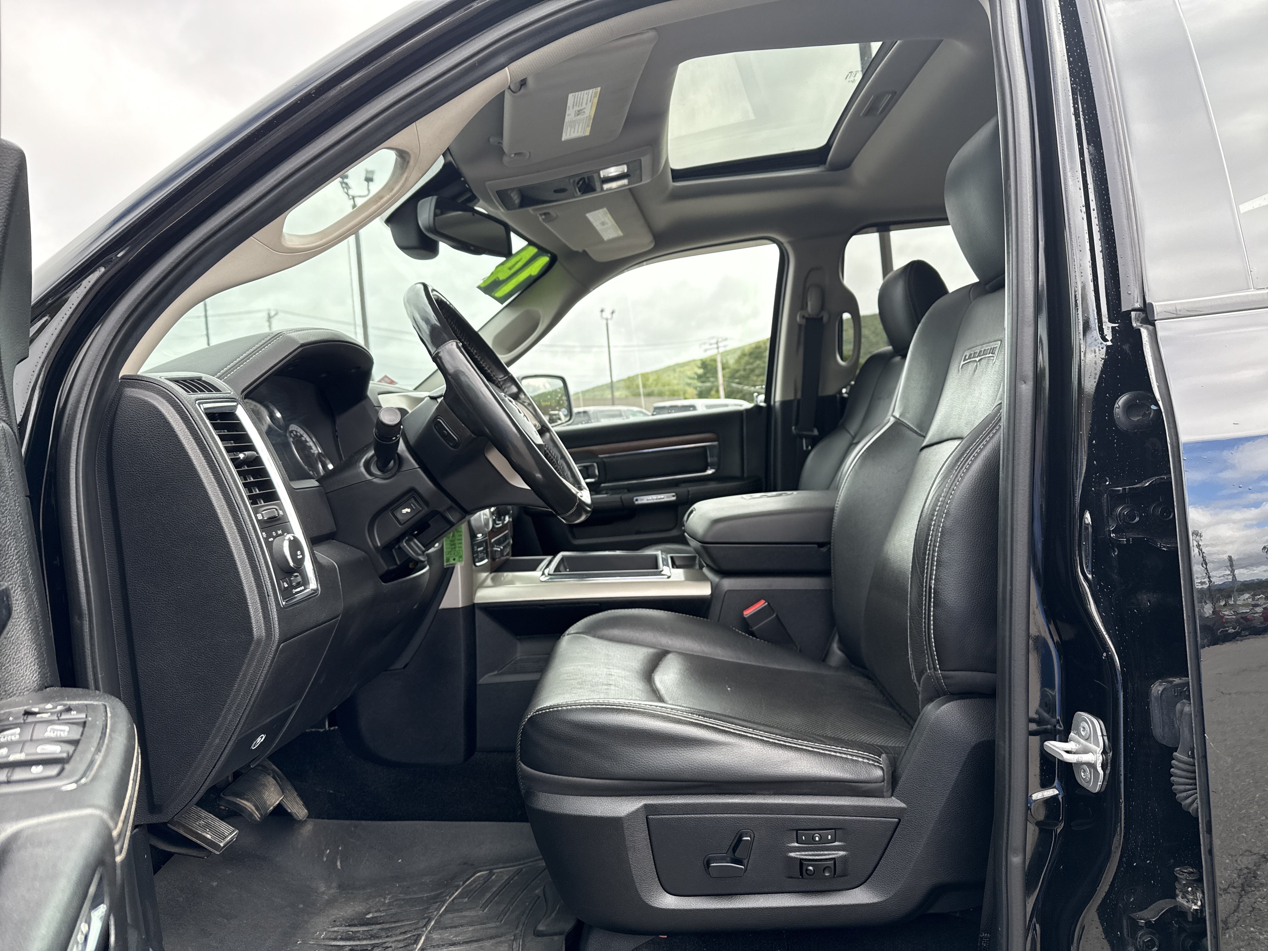 Used 2014 RAM 1500 Laramie AWD/4WD image 12