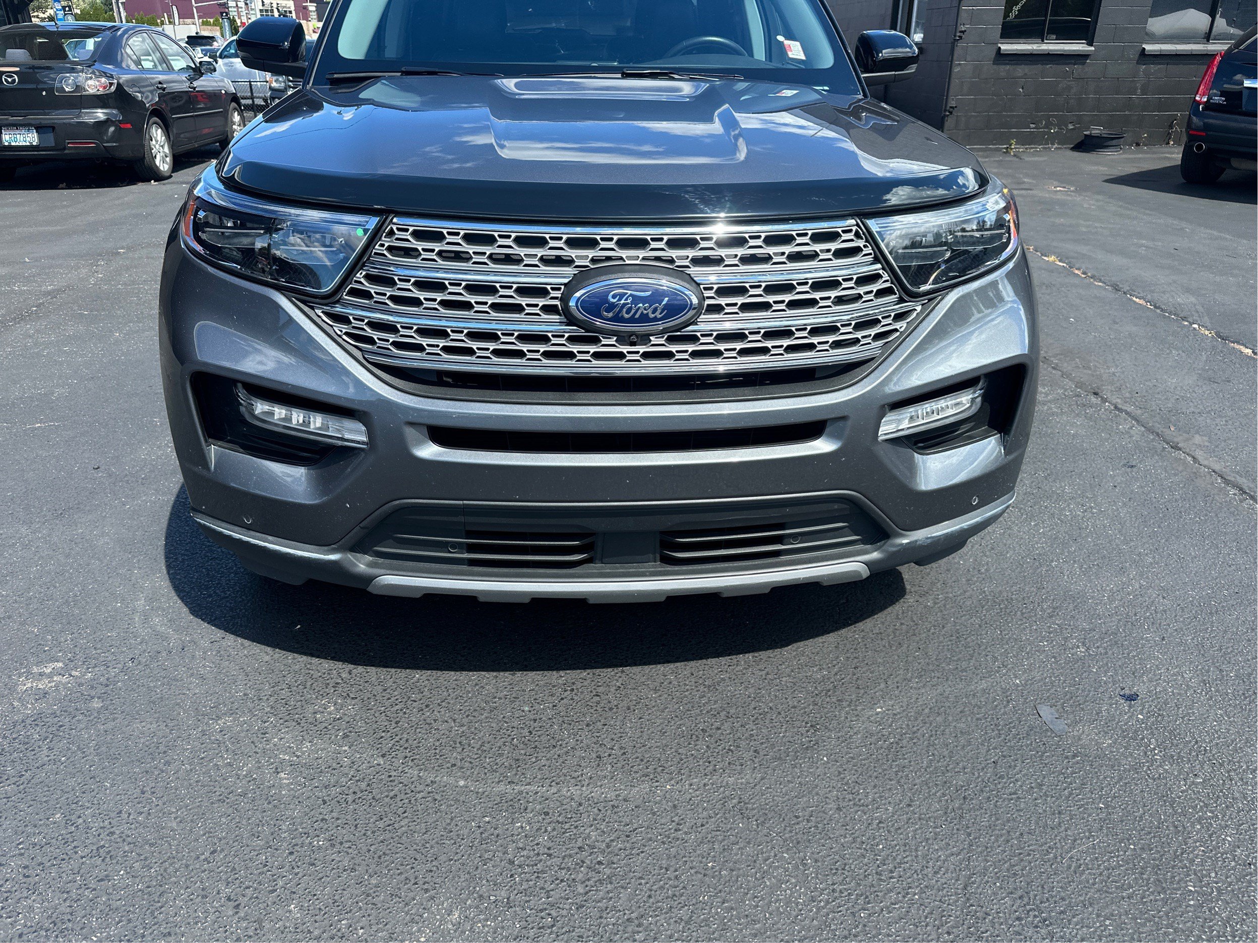 Used 2024 Ford Explorer Limited AWD/4WD image 23