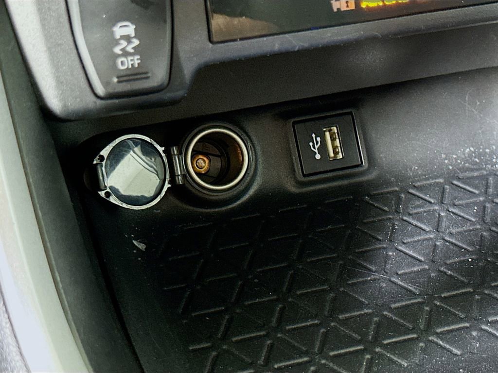 Used 2024 Toyota RAV4 LE image 27