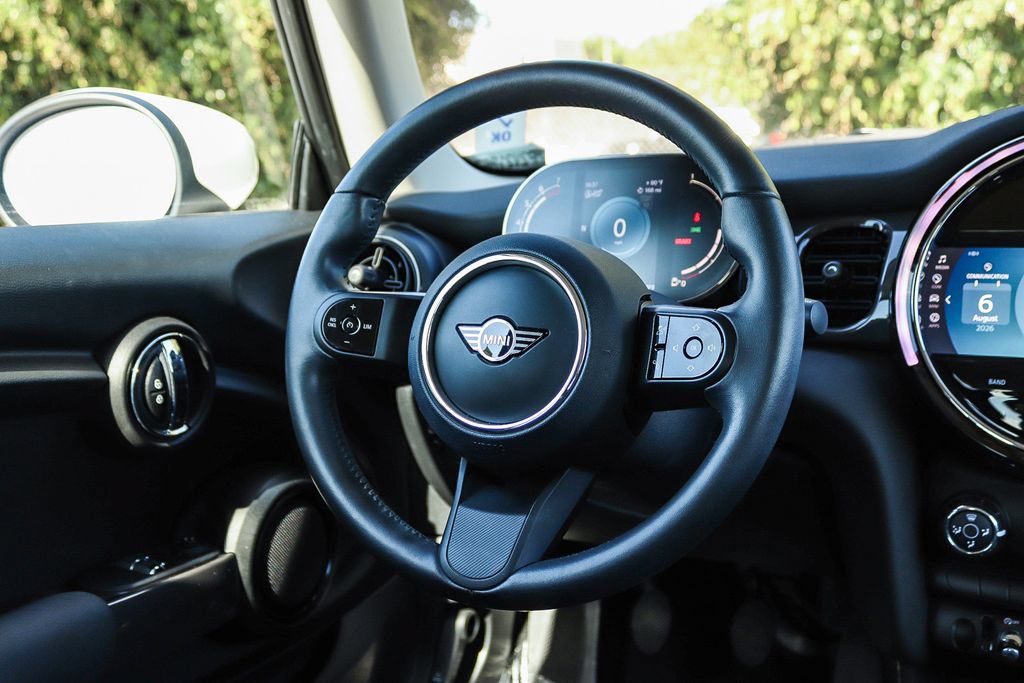 Used 2024 MINI Cooper 2-Door Hardtop FWD image 19