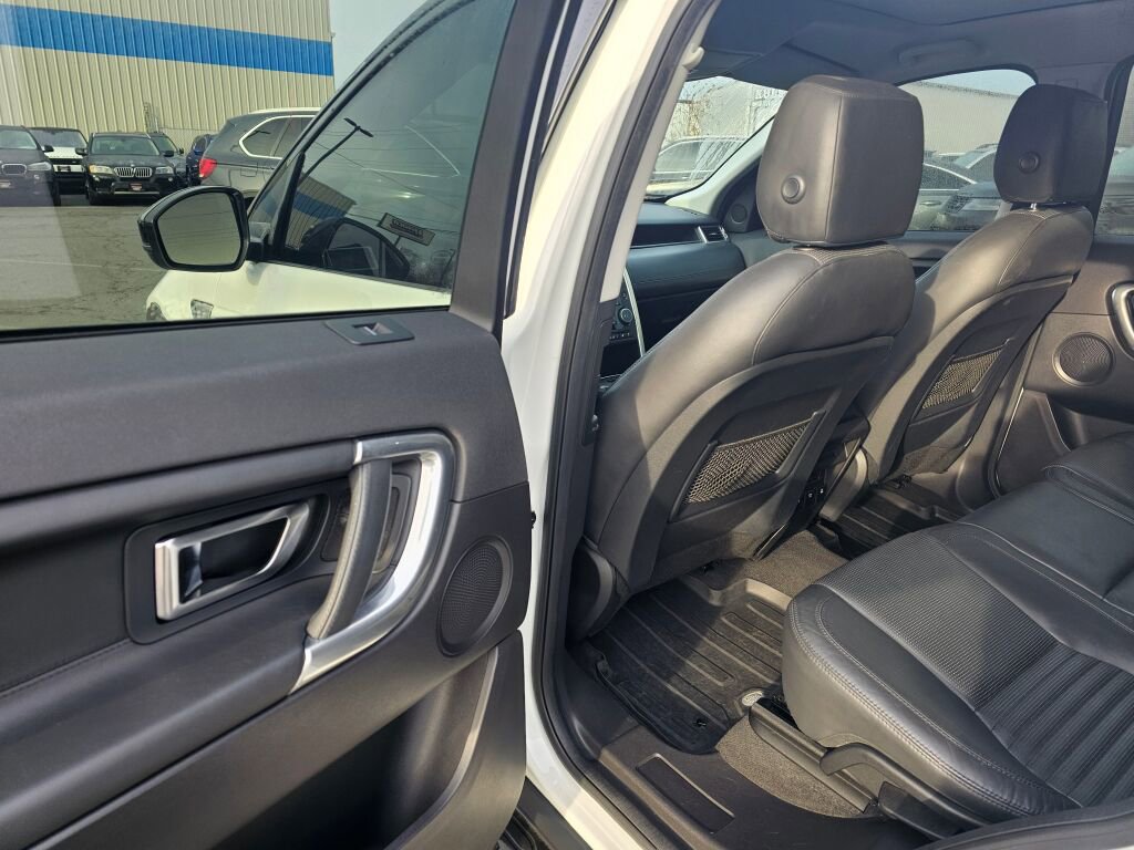 Used 2016 Land Rover Discovery Sport HSE Luxury AWD/4WD image 15