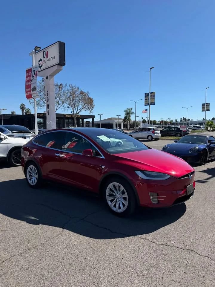 Used 2018 Tesla Model X 100D AWD/4WD image 2