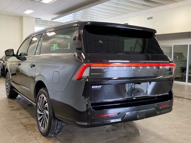Certified 2026 Lincoln Navigator L Black Label AWD/4WD image 5