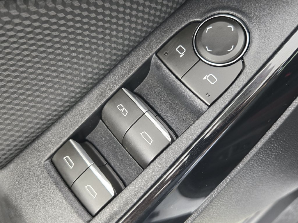 New 2026 Chevrolet Equinox RS w/ Safety and Technology Package FWD image 25