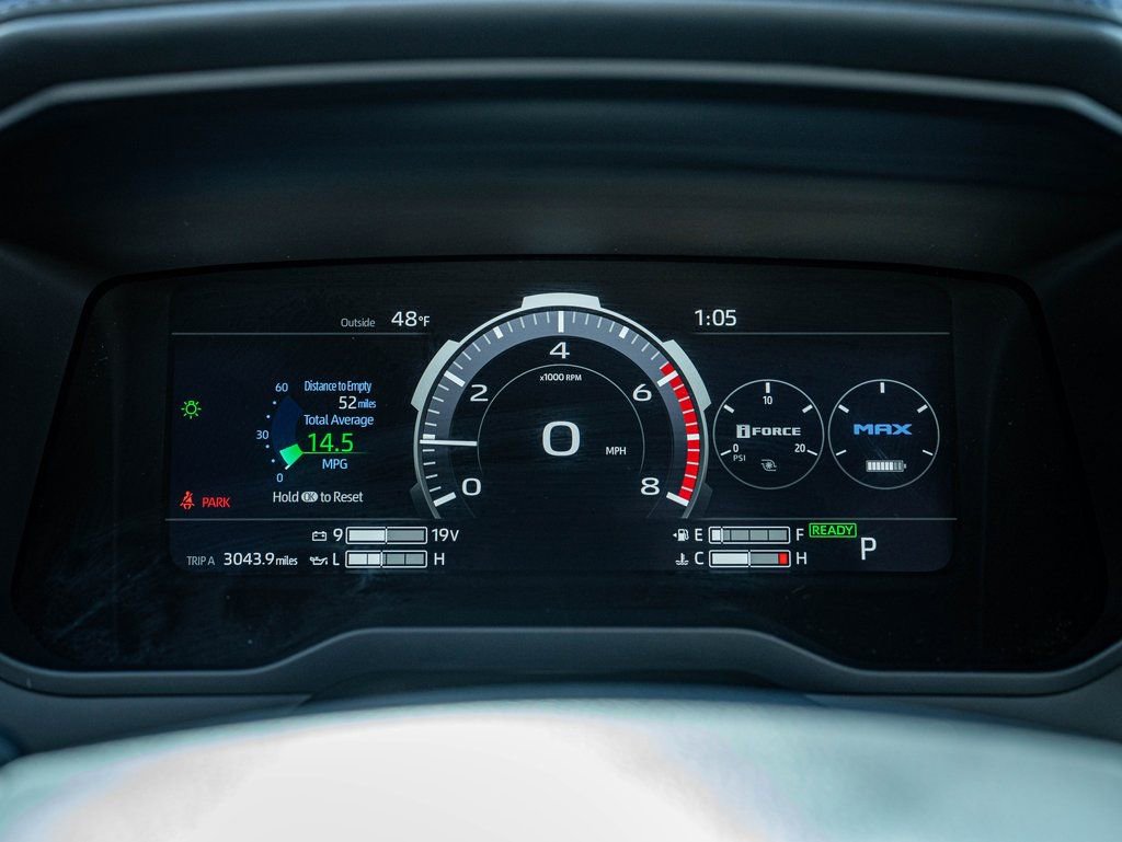 Used 2025 Toyota Tundra Platinum image 32