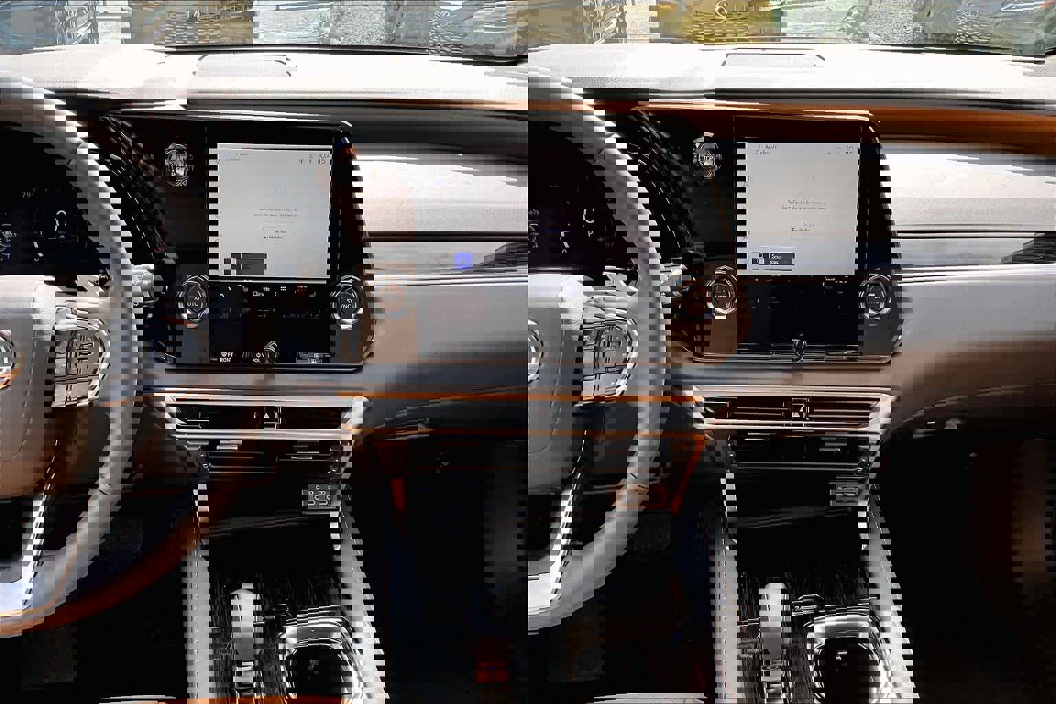 Used 2025 Lexus RX 350 FWD w/ Technology Package image 7