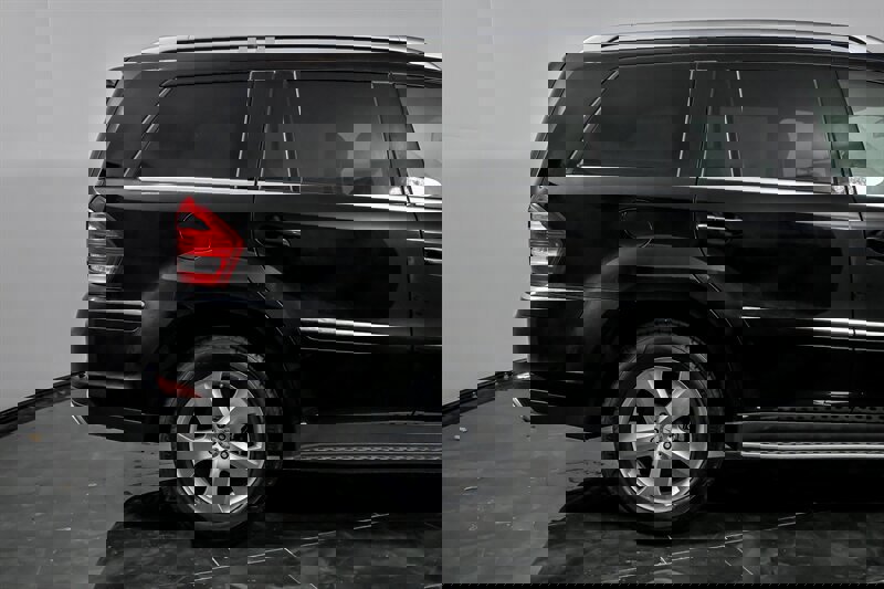 Used 2012 Mercedes-Benz GL 450 4MATIC image 11