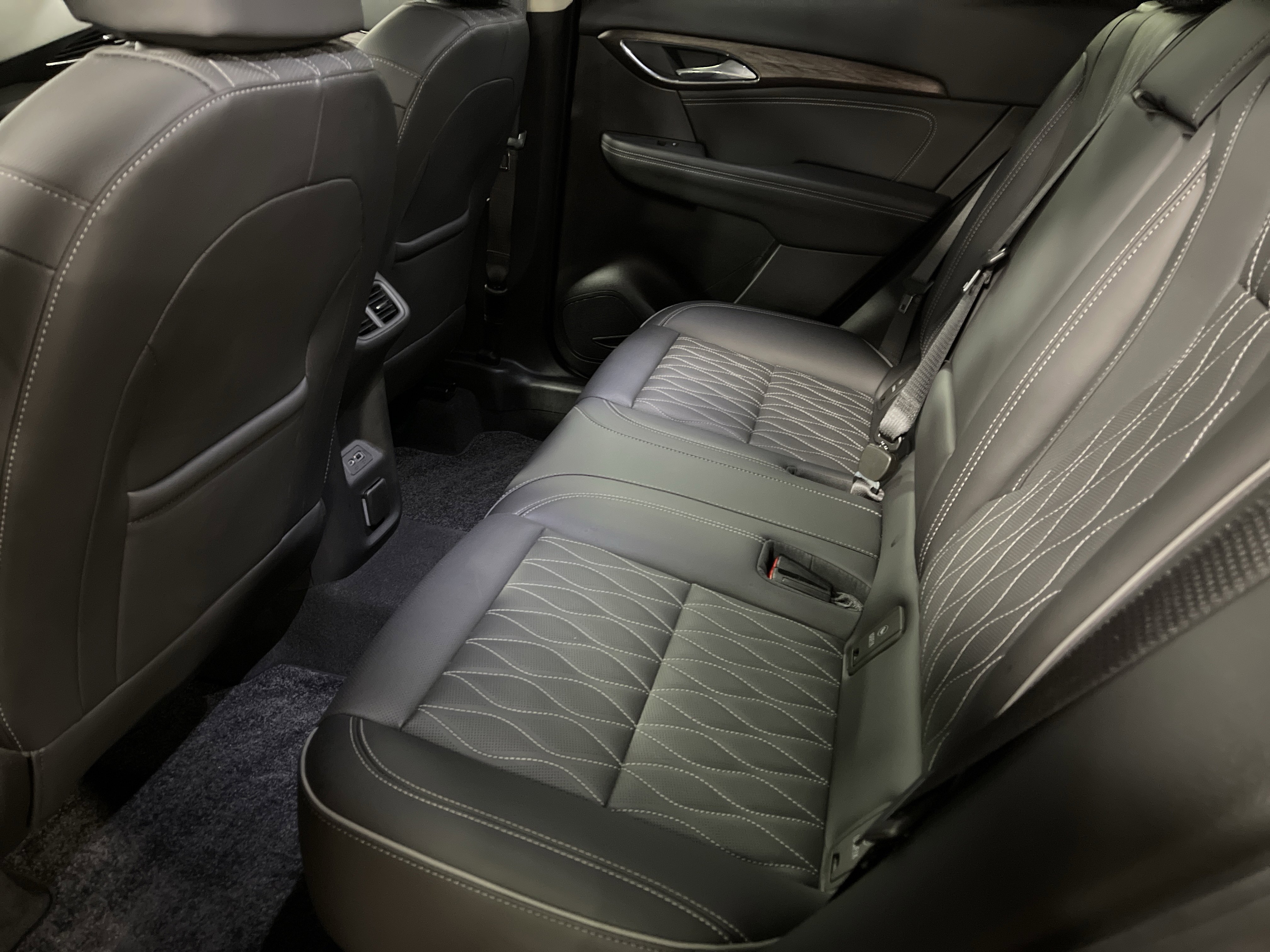 Used 2023 Buick Envision Avenir image 12