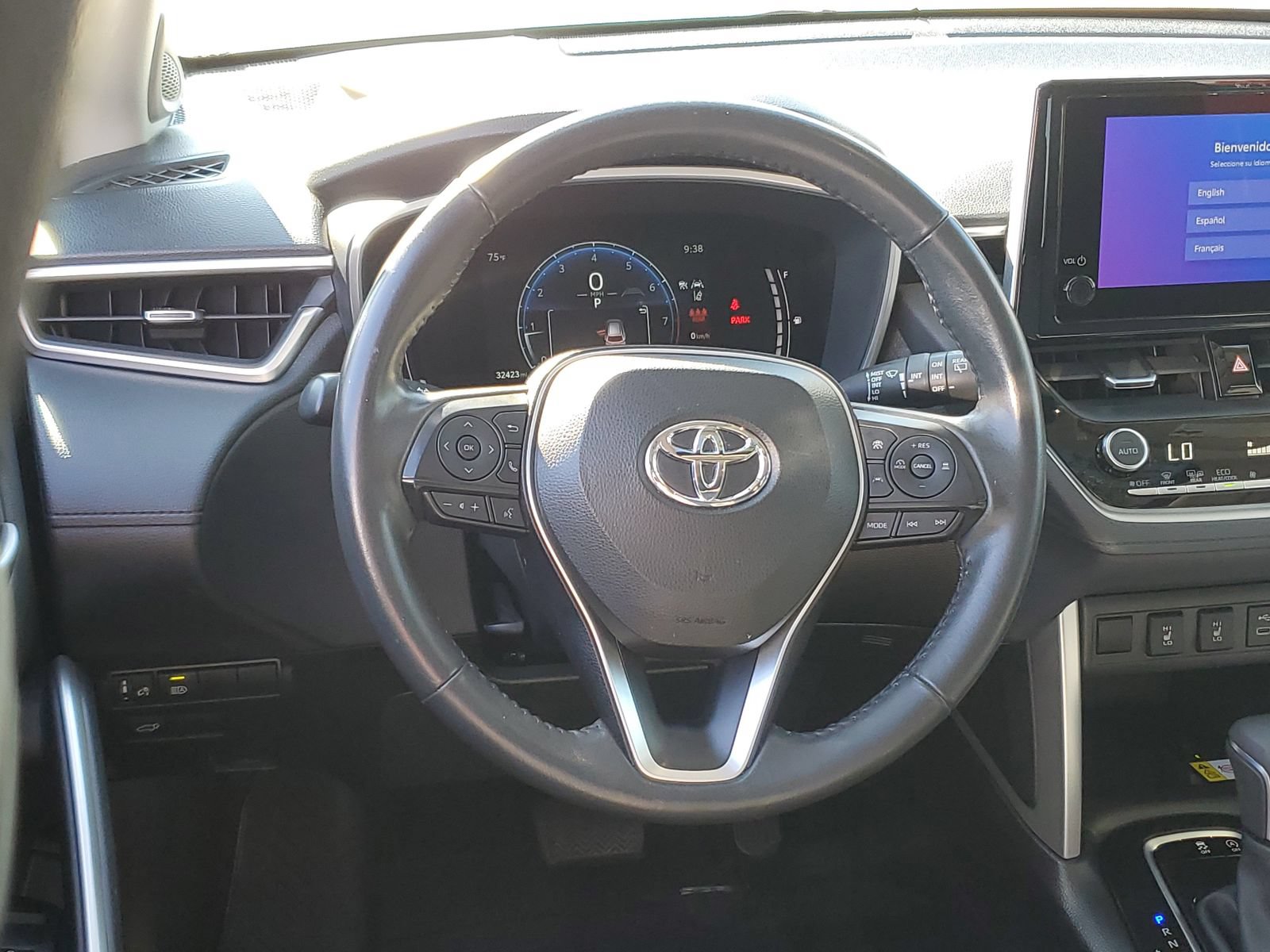 Used 2023 Toyota Corolla Cross XLE w/ Convenience Package AWD/4WD image 12