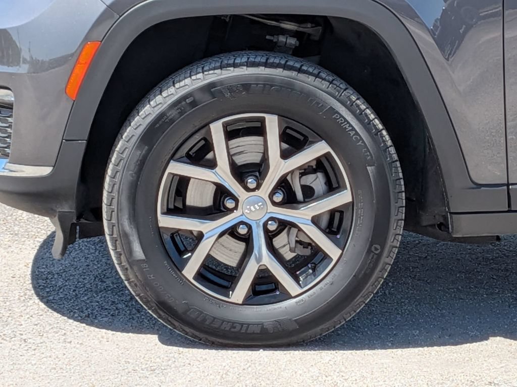 Used 2025 Jeep Grand Cherokee L Limited RWD image 11