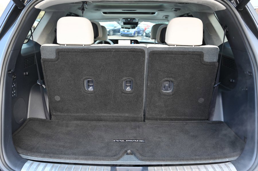 Used 2023 Hyundai Palisade Calligraphy image 24