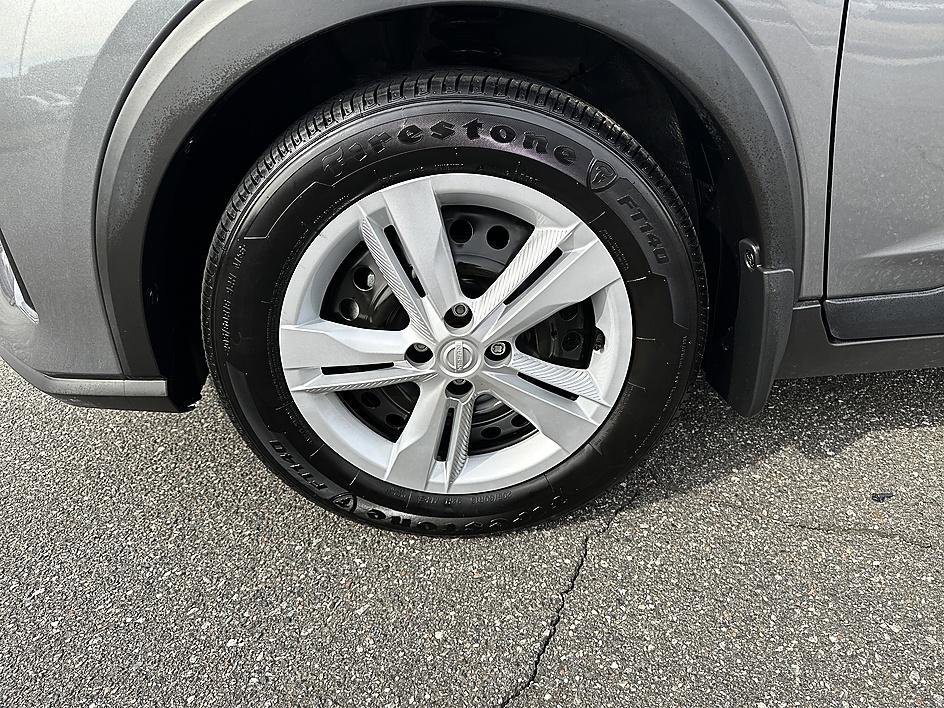 Certified 2025 Nissan Kicks Play S image 8