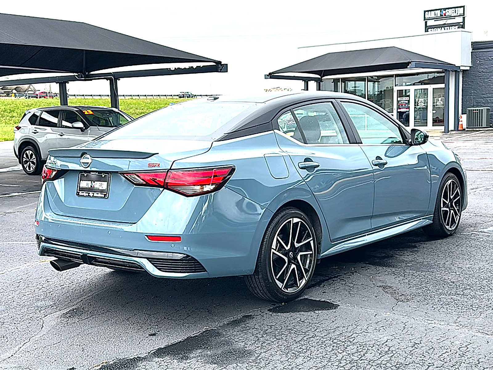 Used 2025 Nissan Sentra SR FWD image 8