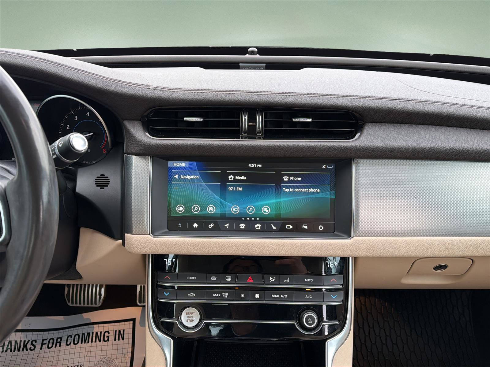 Used 2020 Jaguar XF Premium image 16