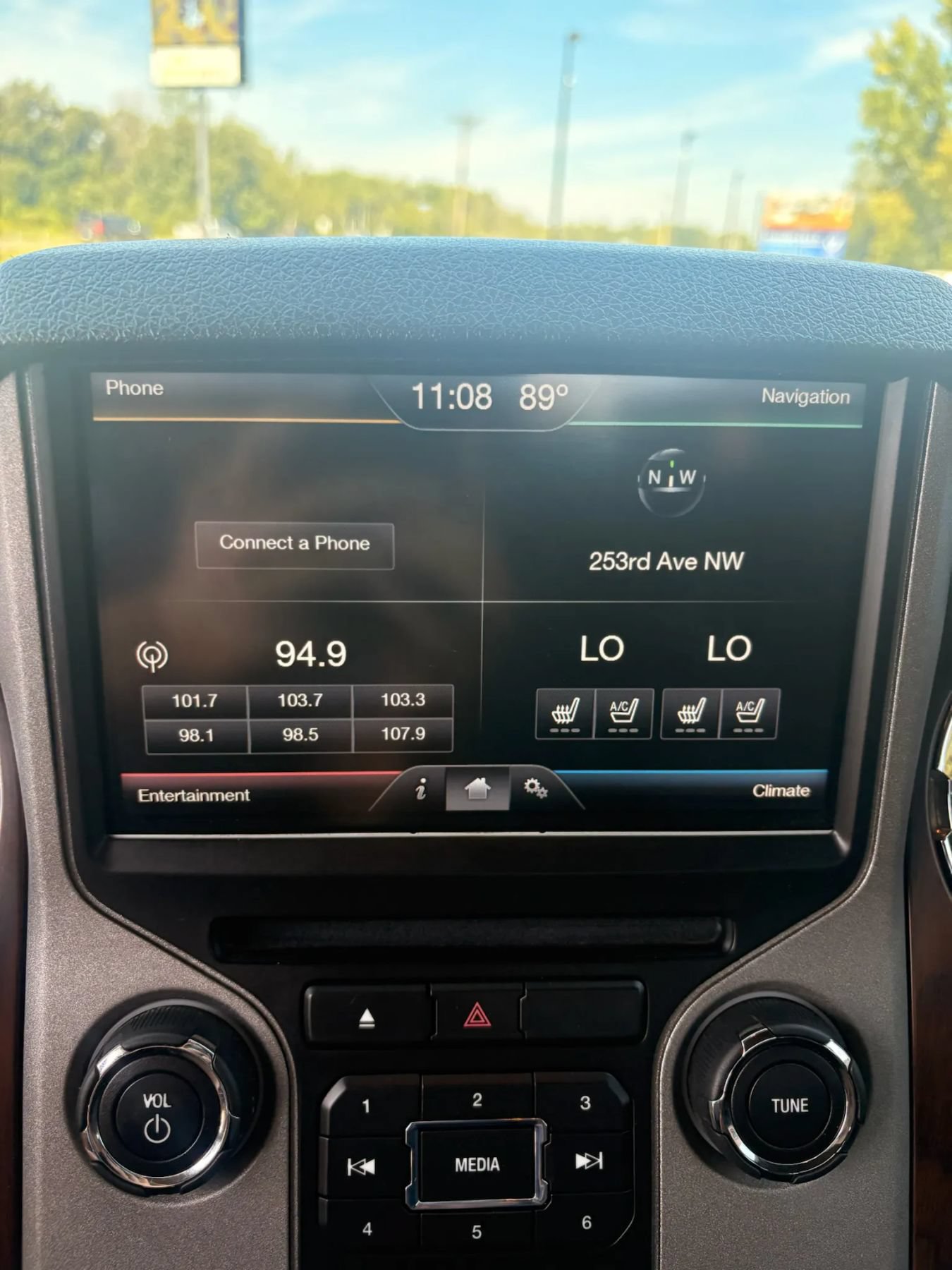 Used 2016 Ford F350 Lariat w/ Lariat Interior Package AWD/4WD image 24