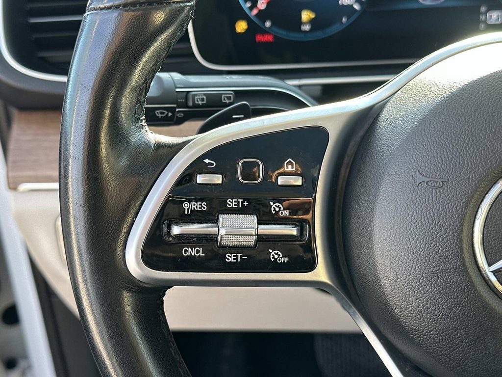 Used 2022 Mercedes-Benz GLE 350 4MATIC w/ Premium Package image 18