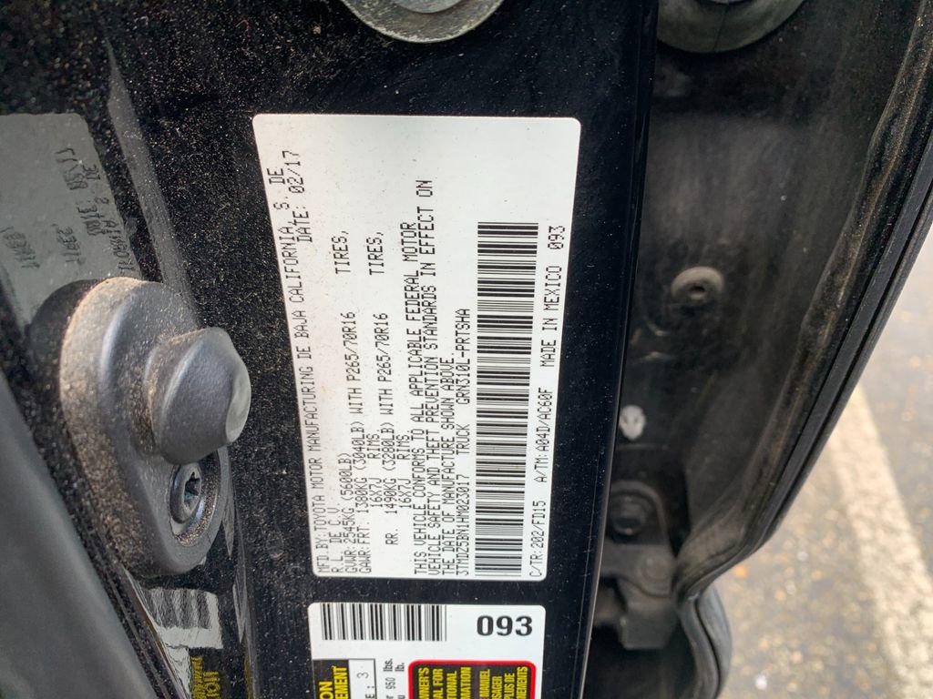 Used 2017 Toyota Tacoma TRD Off-Road w/ Tow Package AWD/4WD image 8