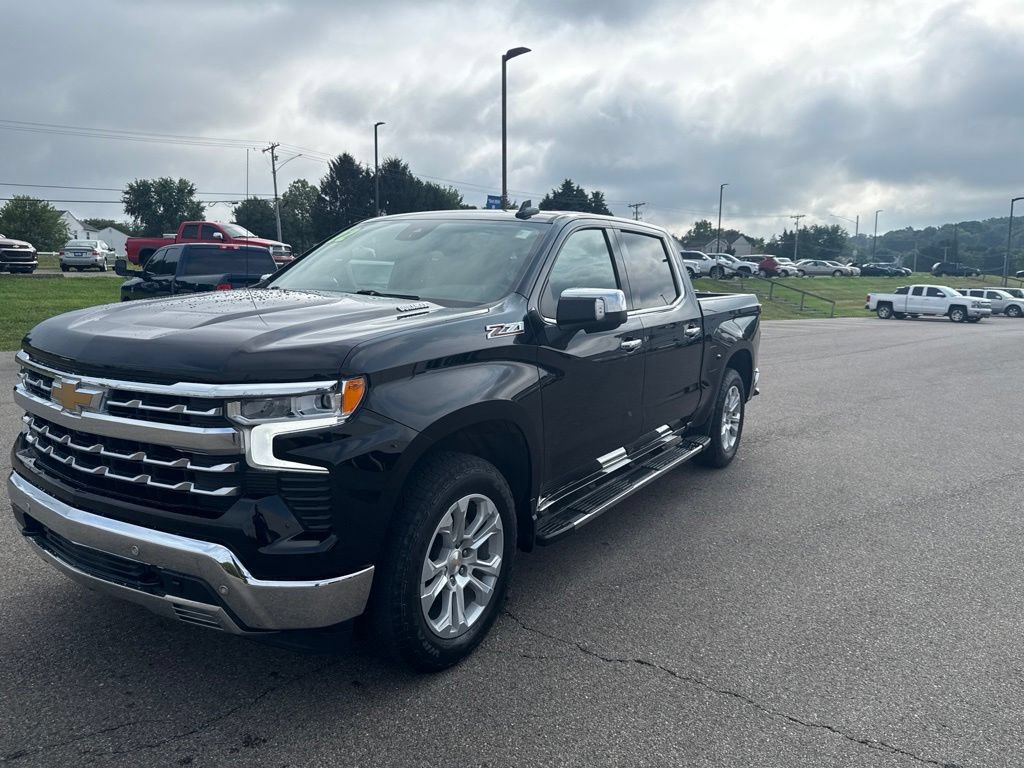 Used 2022 Chevrolet Silverado 1500 LTZ AWD/4WD image 1